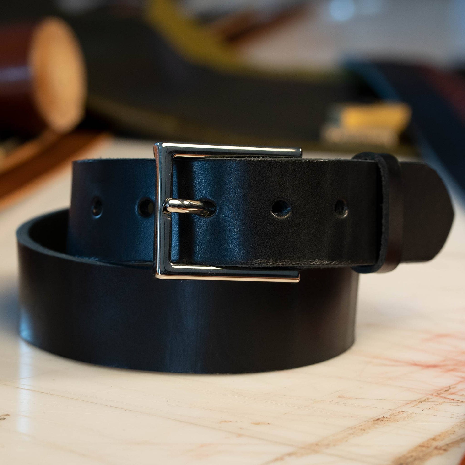 Black dress men’s leather belt with solid brass chrome buckle – Heritage Classico