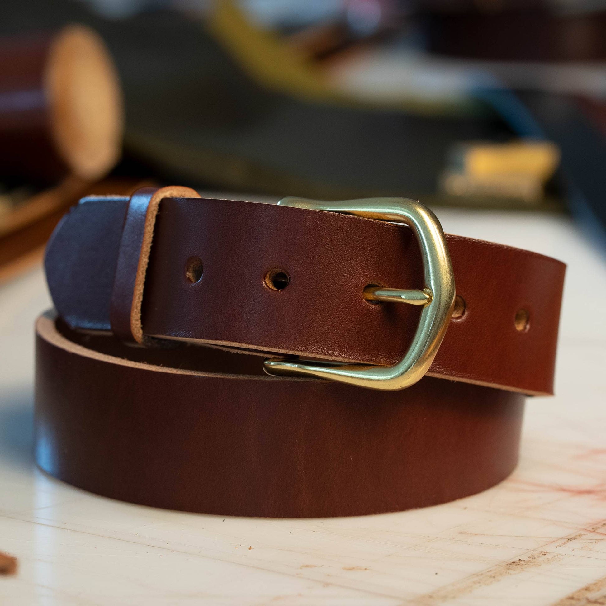 British Brown semi-dress men’s leather belt with solid brass brass-finish buckle – Heritage Timeless