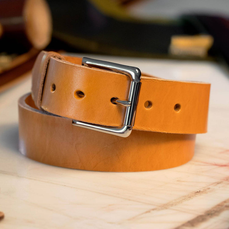 London Tan casual men’s leather belt with solid brass chrome roller buckle – Heritage Hues