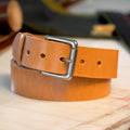 London Tan casual men’s leather belt with solid brass nickel matte roller buckle – Heritage Hues